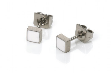 Clous d'oreilles