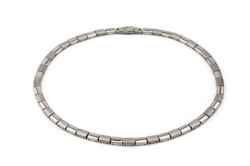 Collier titane