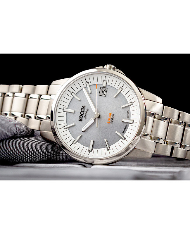 Montre 2025 titane solaire